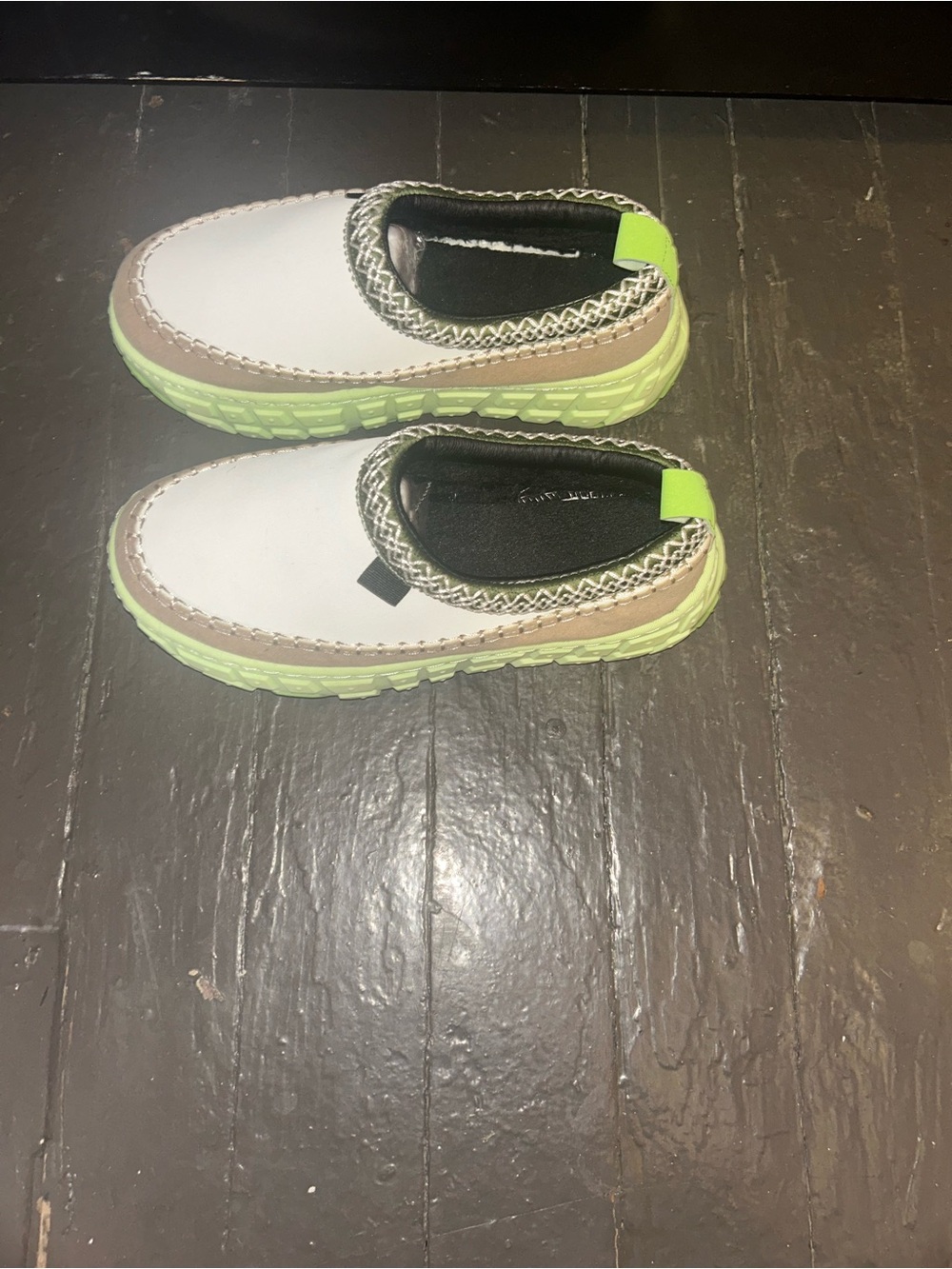 Lifestyle Shoes - Picture 4 of 4